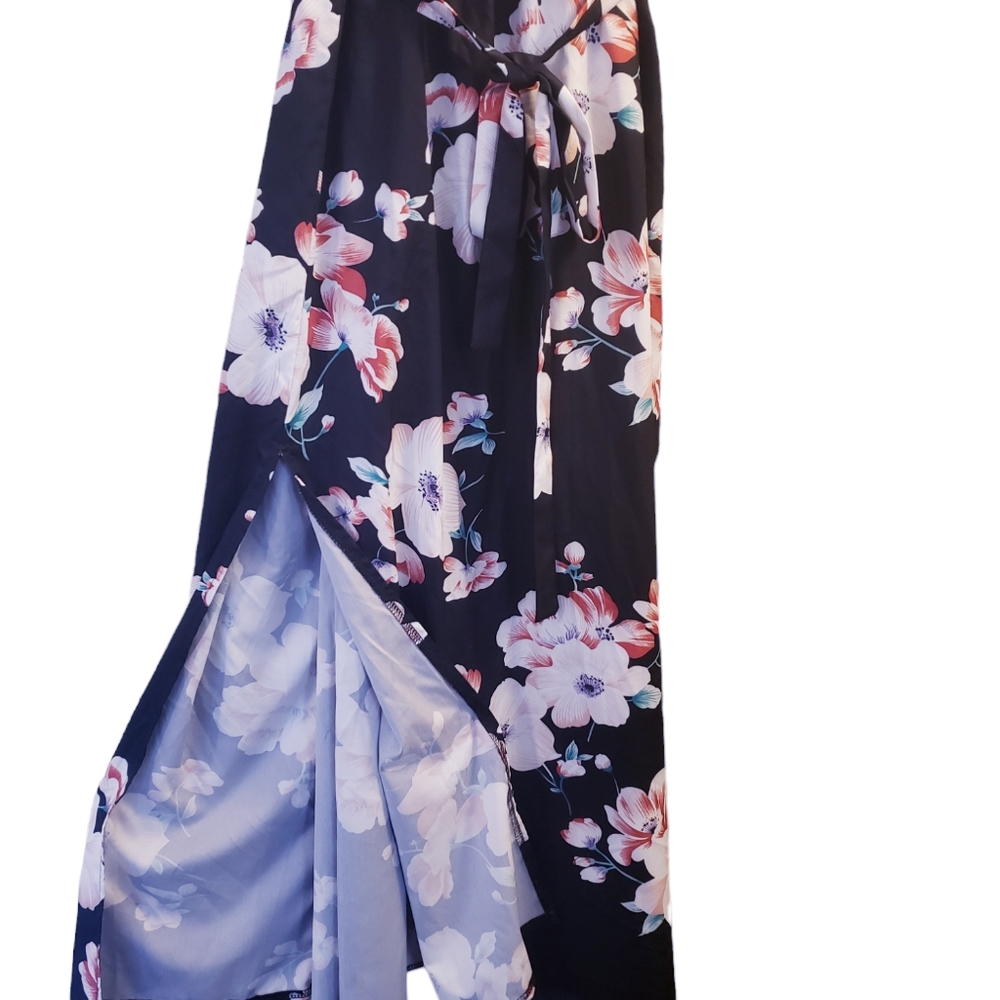 Bloom Chic Floral Cold Shoulder Dress with Split - Picture 6 of 13
